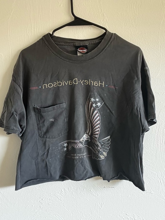 Harley-Davidson Tops - Vintage 2001 Harley-Davidson Black Cropped Eagle Graphic Pocket Tee